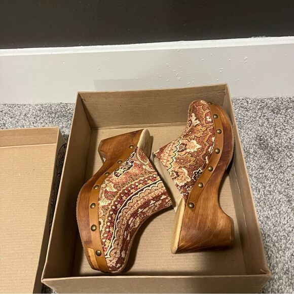 Sundance Five Worlds by Cordani Cyrilla Clogs NEW 7 Brown Multi - Picture 3 of 13
